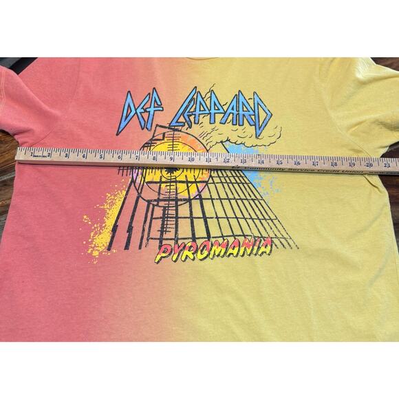 Old Navy Def Leppard “Pyromania” Dip-Dye Band Tee Unisex L Orange→Yellow Graphic - Picture 8 of 8